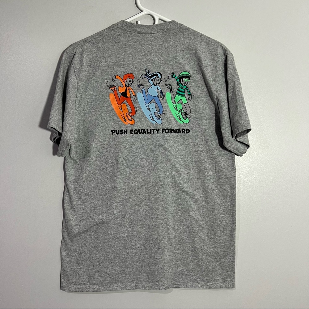 Tactics Push Equality Forward Skateboard Gray Short Sleeve T-Shirt Mens Medium